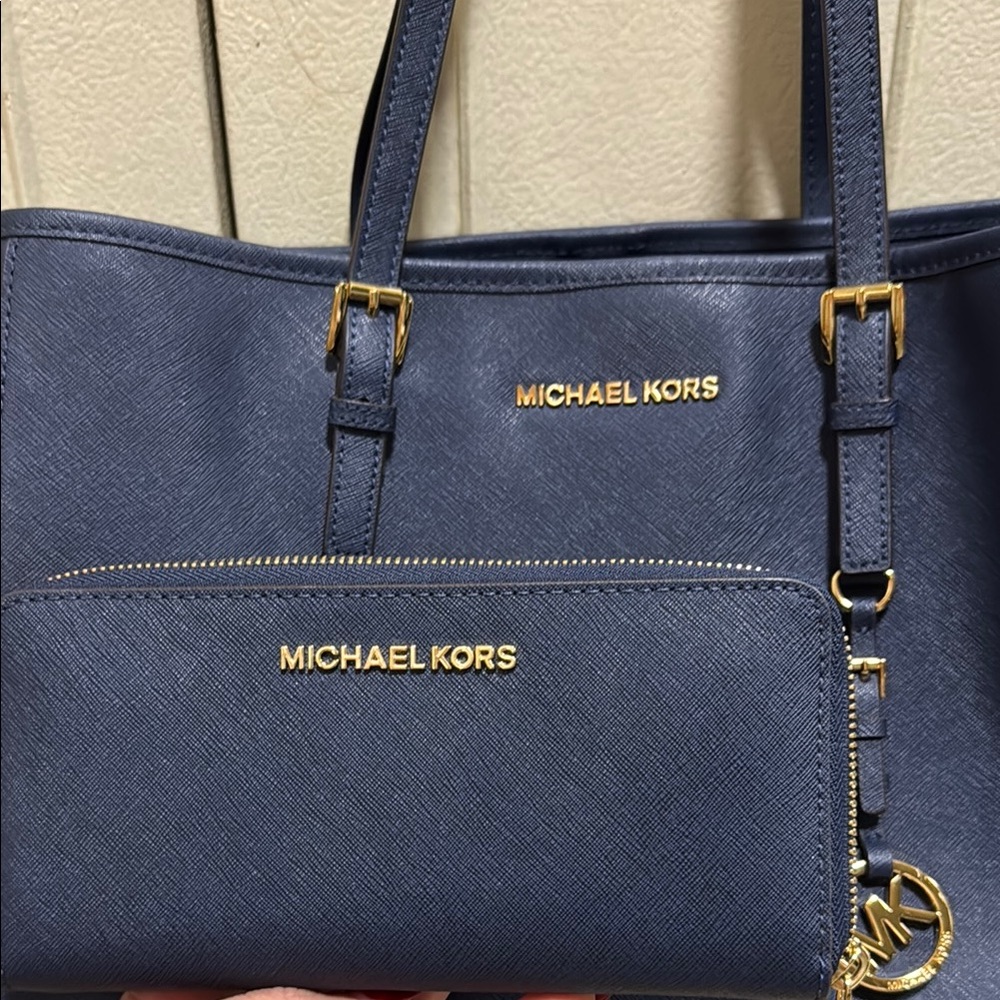 Michael Kors 🤍 NWOT 3FER- Navy Blue Tote Bag and Wallet Set with Dust Bag - Picture 12 of 12